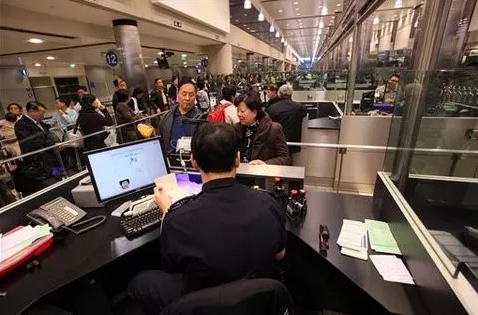 赴美需注意,美國邊境近期頻繁檢查旅客電子設(shè)備1